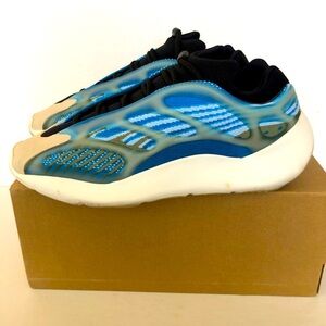 Yeezy 700 V3 G54850 Arzare Men’s Sneakers Size 11.5